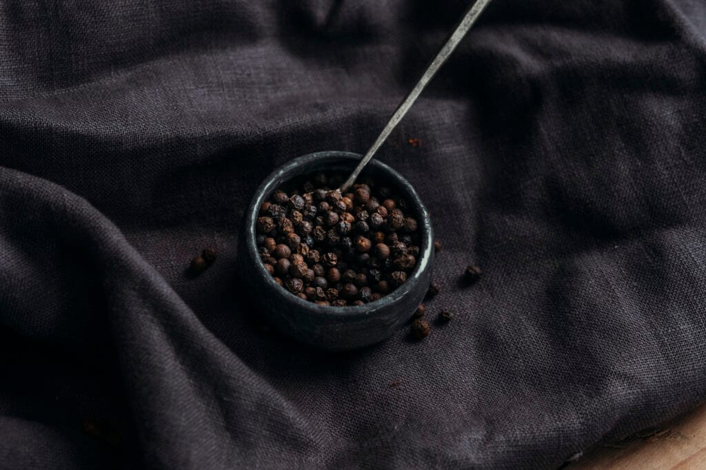 Smoked peppercorn in bowl